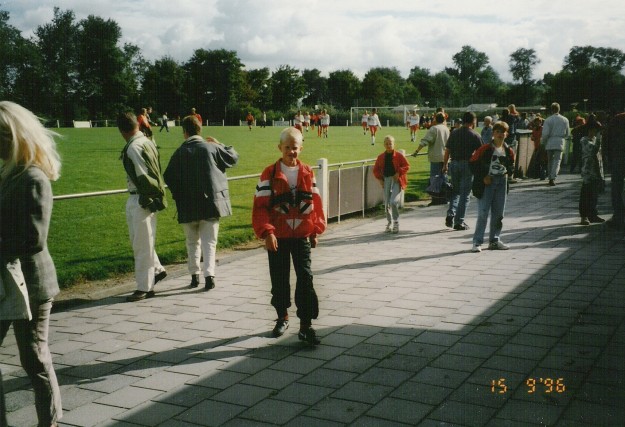 Nick met Daan op de achtergrond